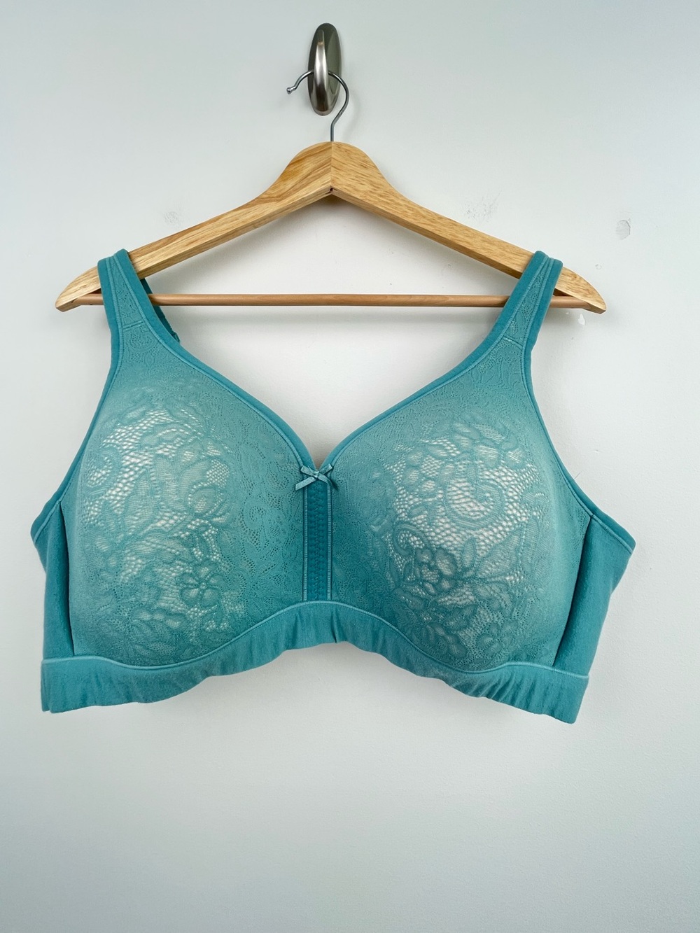 Cacique aqua lightly lined no wire lace overlay soft cup bra, 44C.